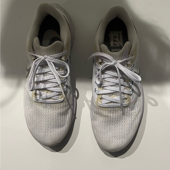 Nike Women's Air Zoom Pegasus 39 Low Top Sneakers White Size 6.5 - Picture 7 of 9